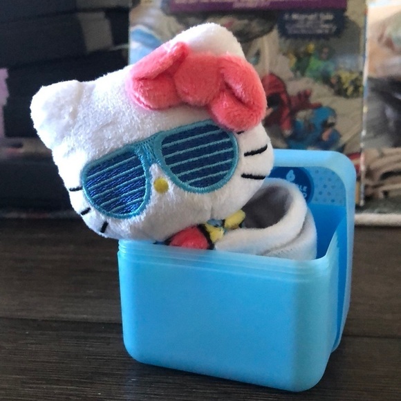 Cutie cuff: Hello Kitty: summer Hello Kitty - Picture 1 of 3